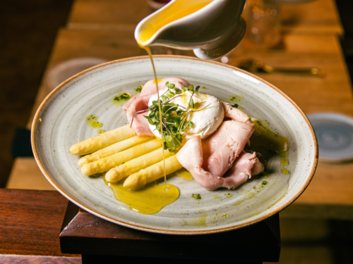 Fresh Dutch Asparagus Returns to Que Pasa for a Limited Time!
